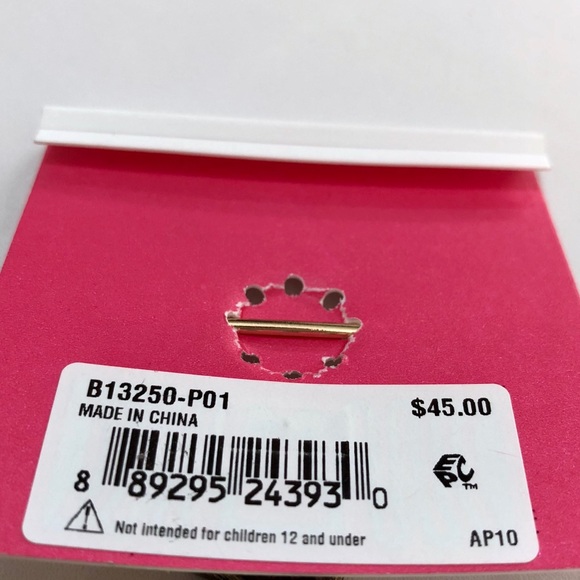 FIRM$‼️Betsey Johnson Queen Heart Pin - Picture 3 of 3